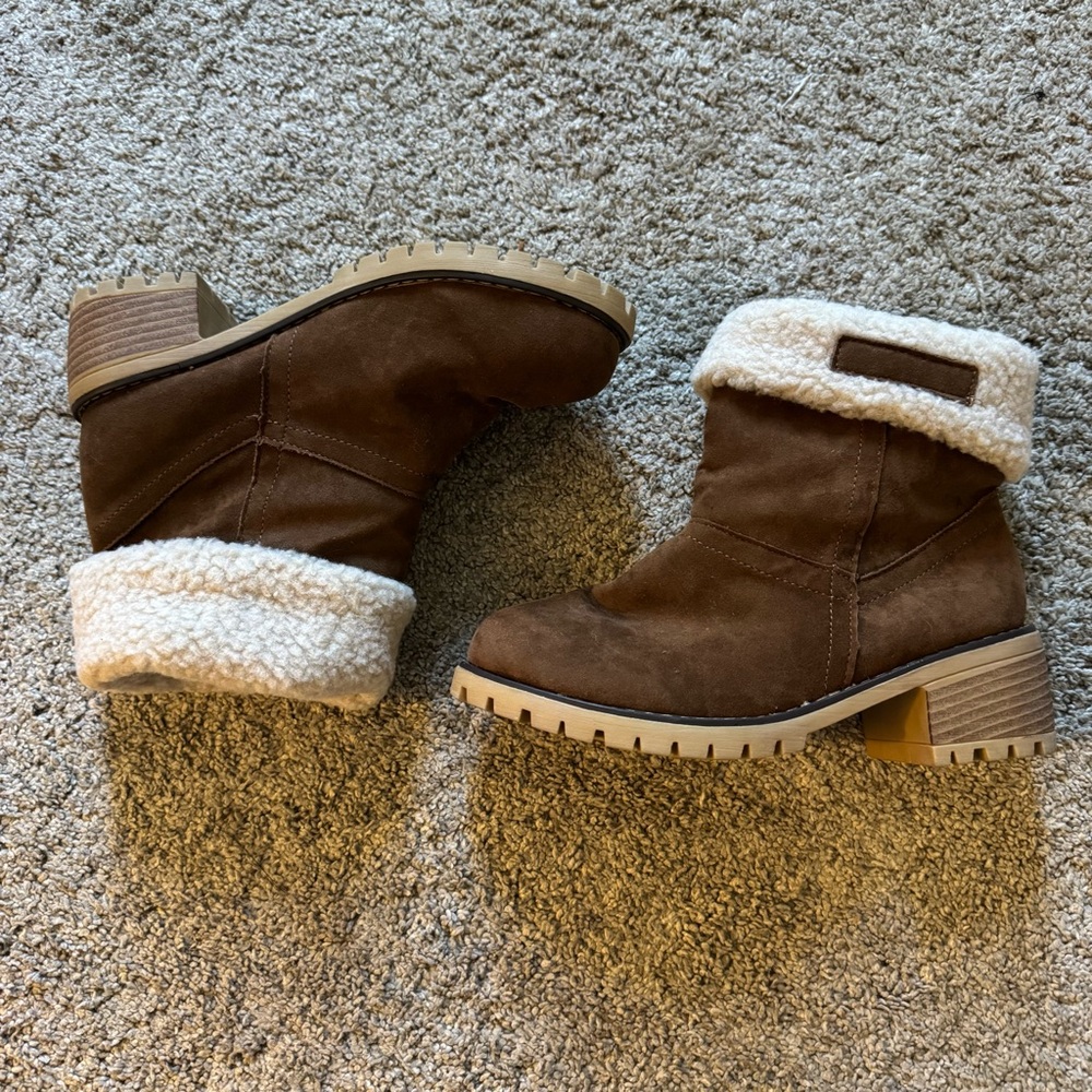 Women’s Winter Boots Plush Lined Ankle Boots Camel Colored